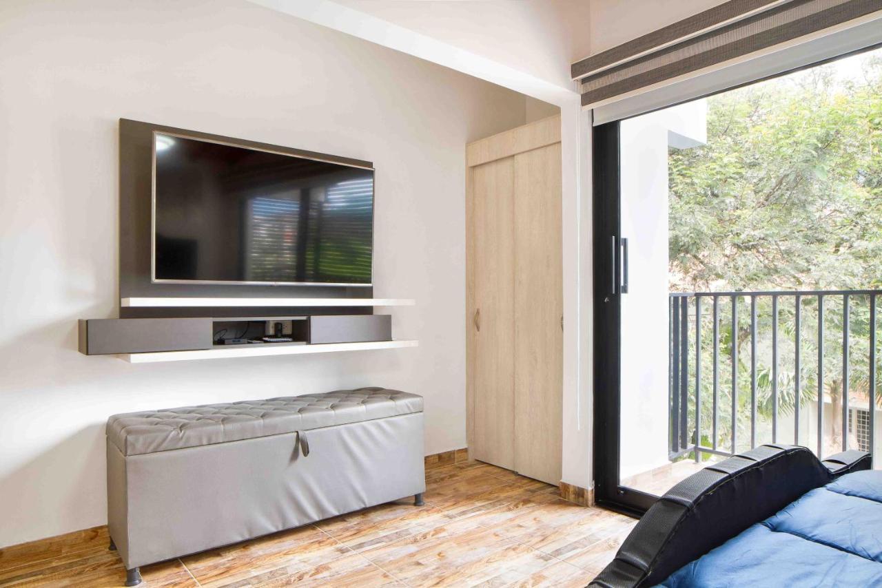 Miracle Aparthotel Medellin Ngoại thất bức ảnh