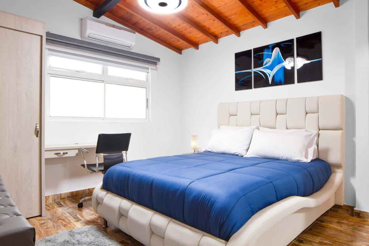 Miracle Aparthotel Medellin Ngoại thất bức ảnh