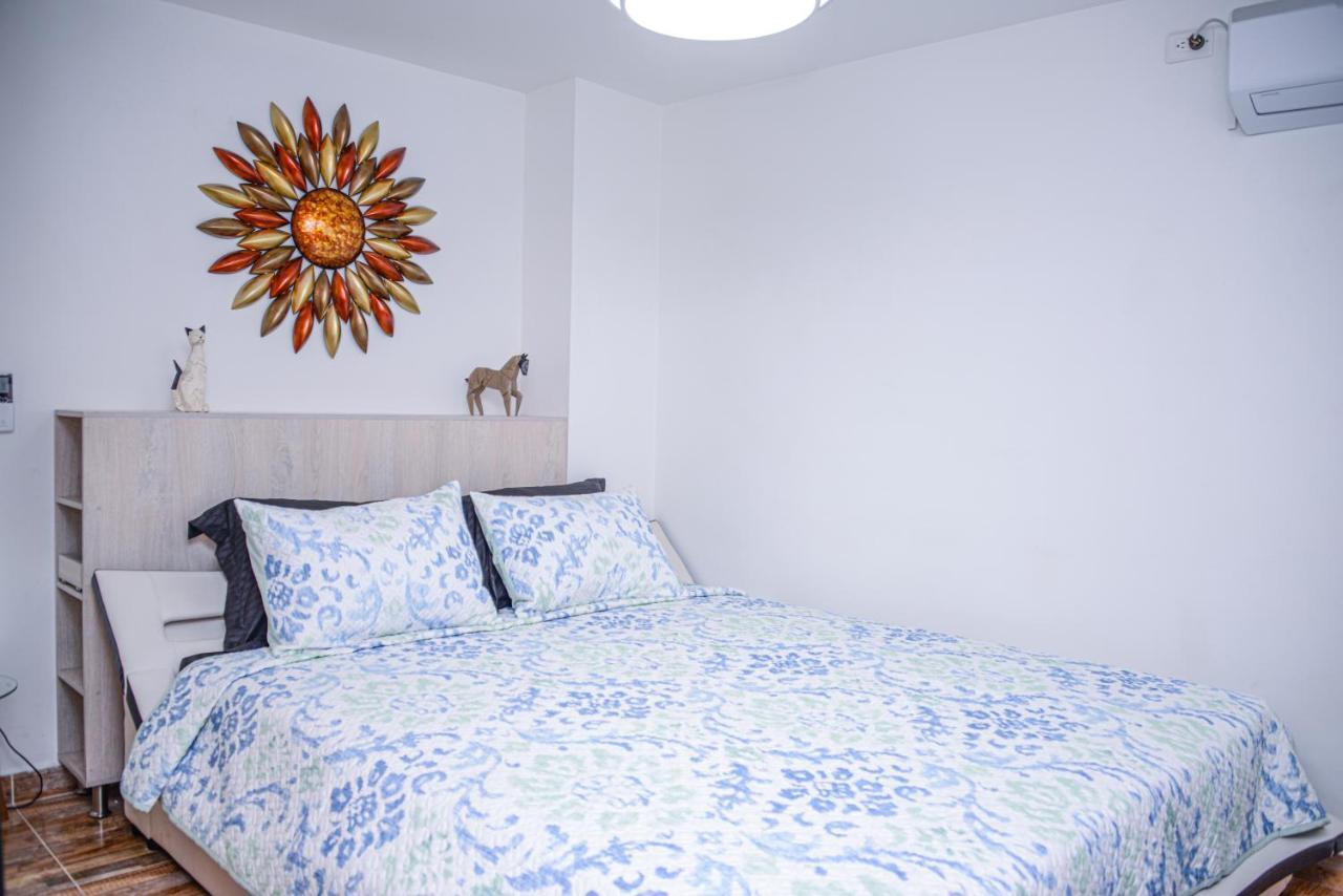 Miracle Aparthotel Medellin Ngoại thất bức ảnh