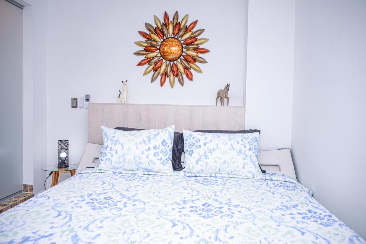 Miracle Aparthotel Medellin Ngoại thất bức ảnh