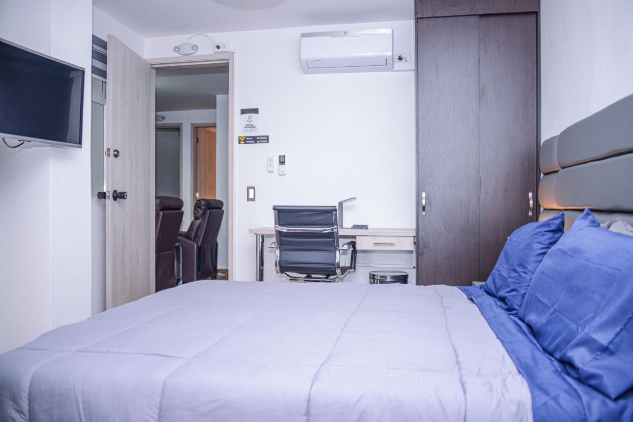 Miracle Aparthotel Medellin Ngoại thất bức ảnh