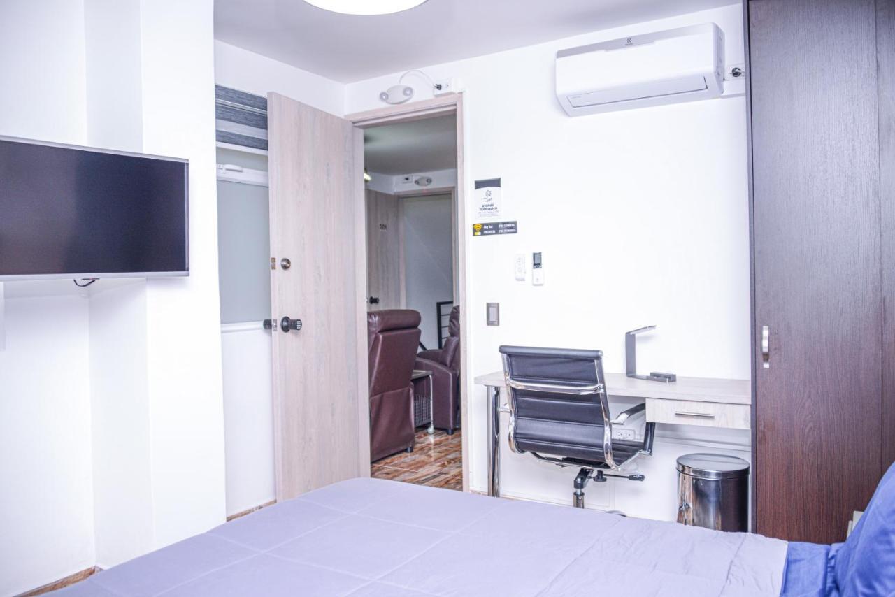 Miracle Aparthotel Medellin Ngoại thất bức ảnh