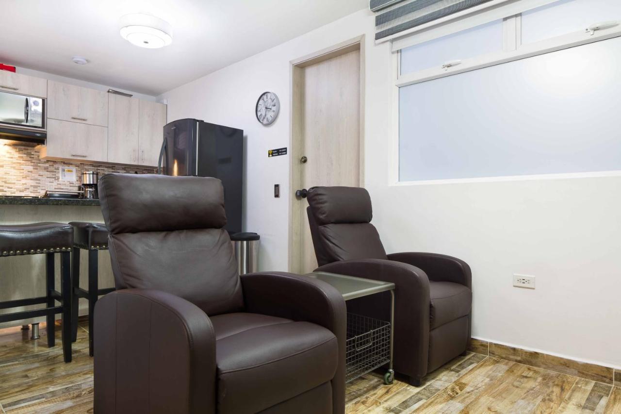 Miracle Aparthotel Medellin Ngoại thất bức ảnh