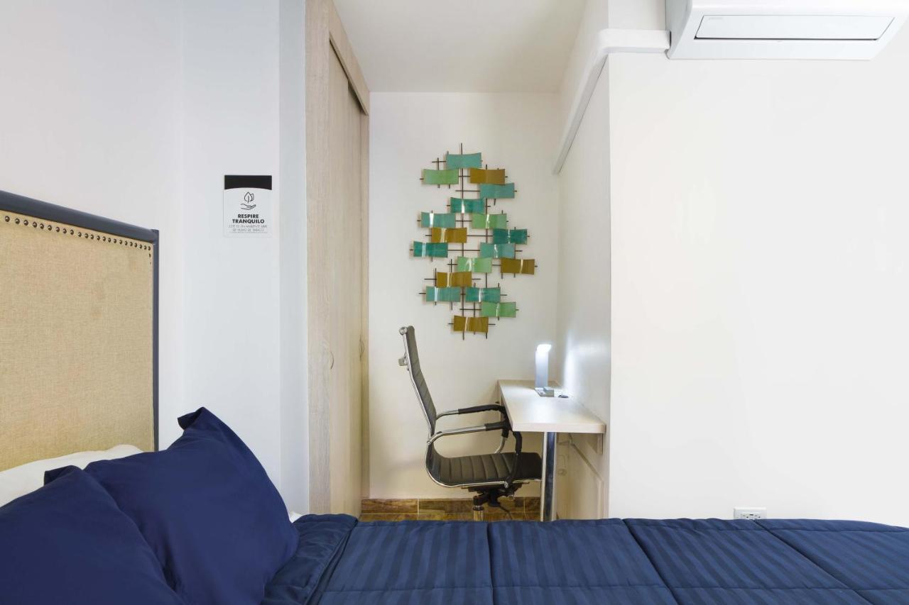 Miracle Aparthotel Medellin Ngoại thất bức ảnh